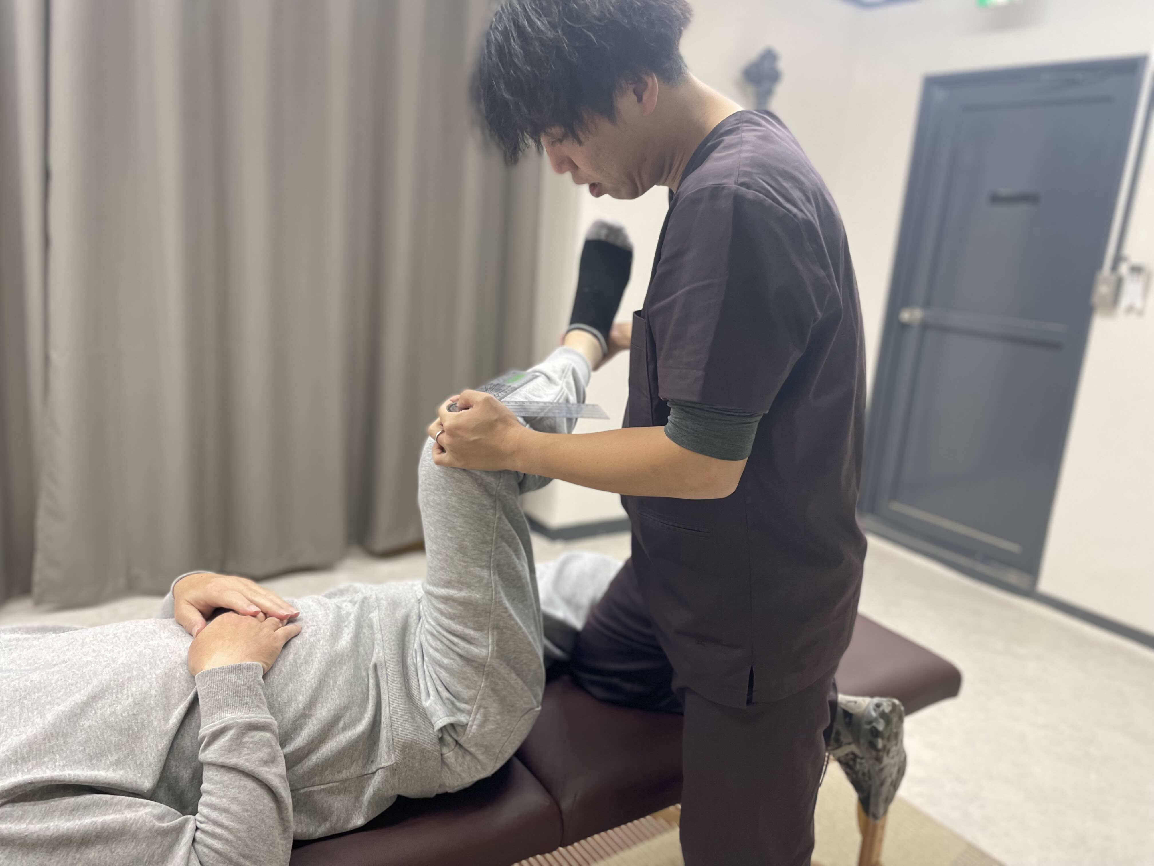 変形性膝関節は当店へ ！高槻・富田：医療従事者がアプローチするストレッチ専門店