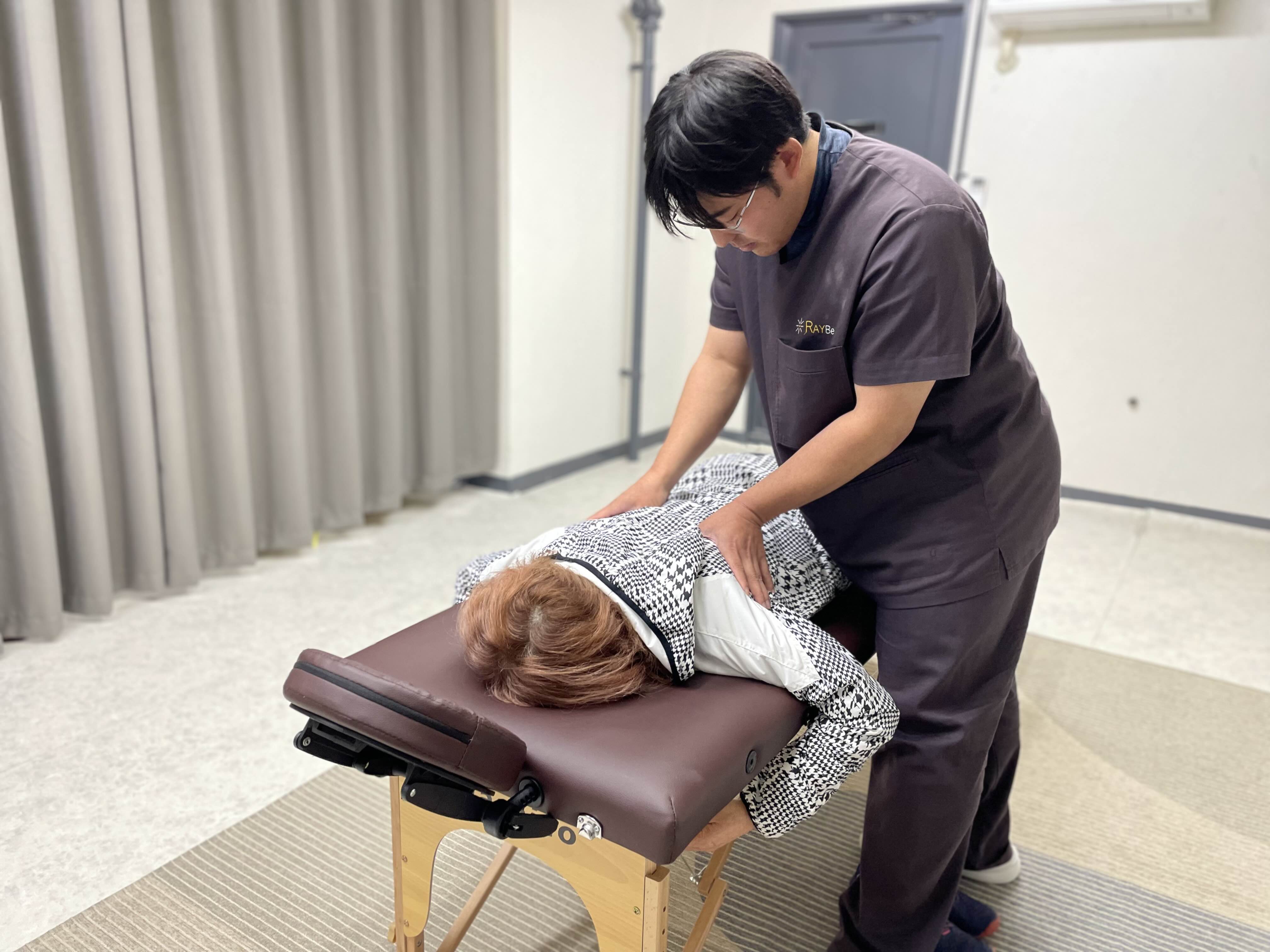 胸郭出口症候群にお困りの方|高槻・富田：医療従事者がアプローチするストレッチ専門店